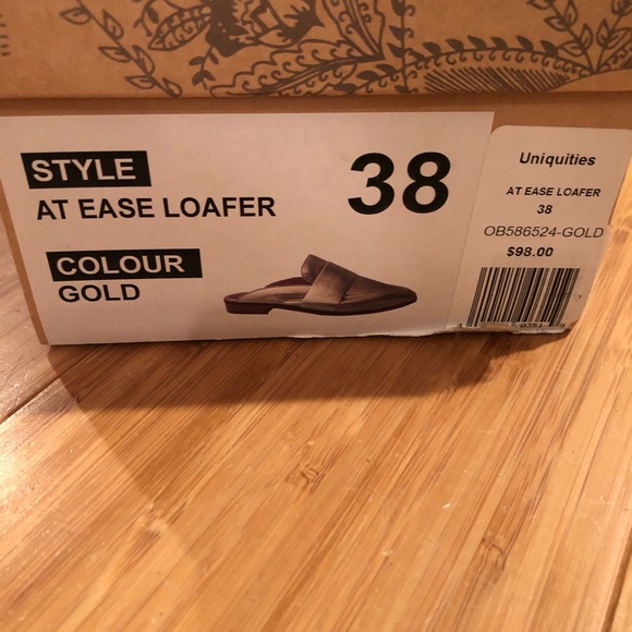 Free People slides . - Picture 5 of 6